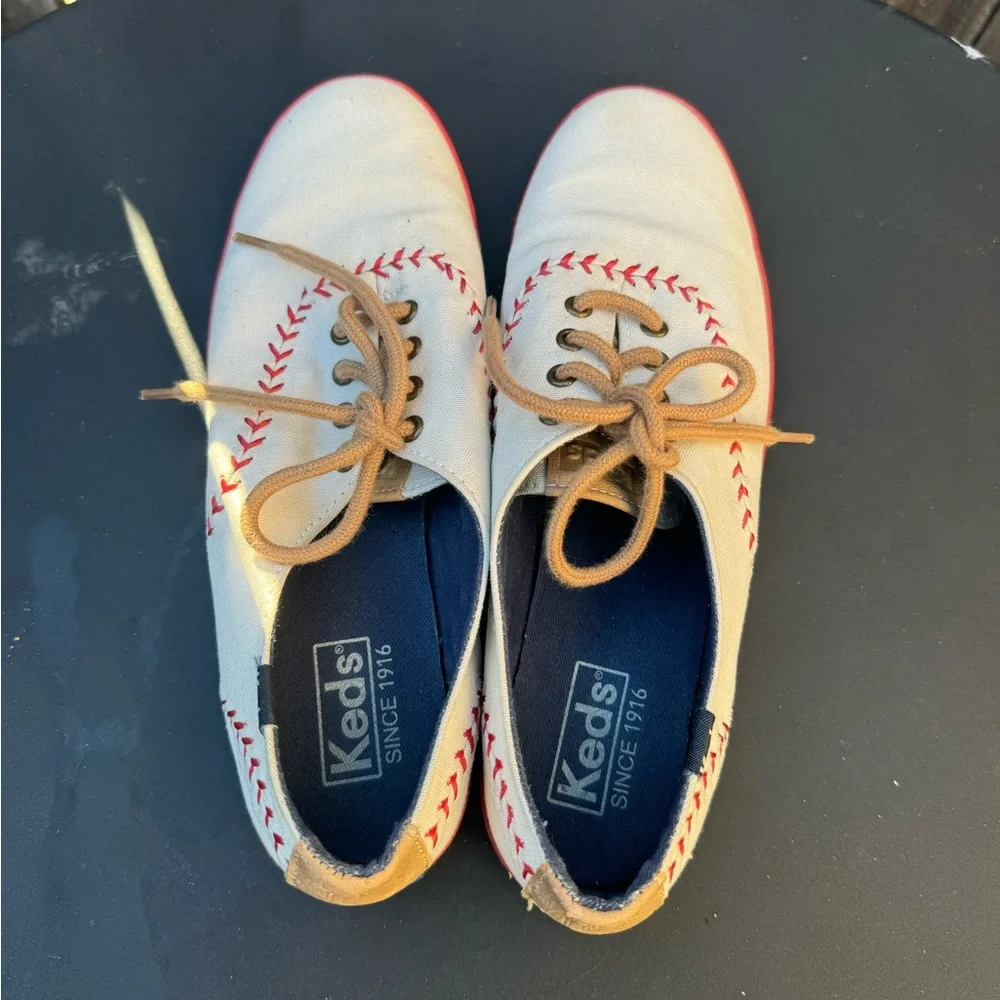 Keds Red and White Women's Kickstart Pennant Baseball Sneaker Size 6.5 lace-up
